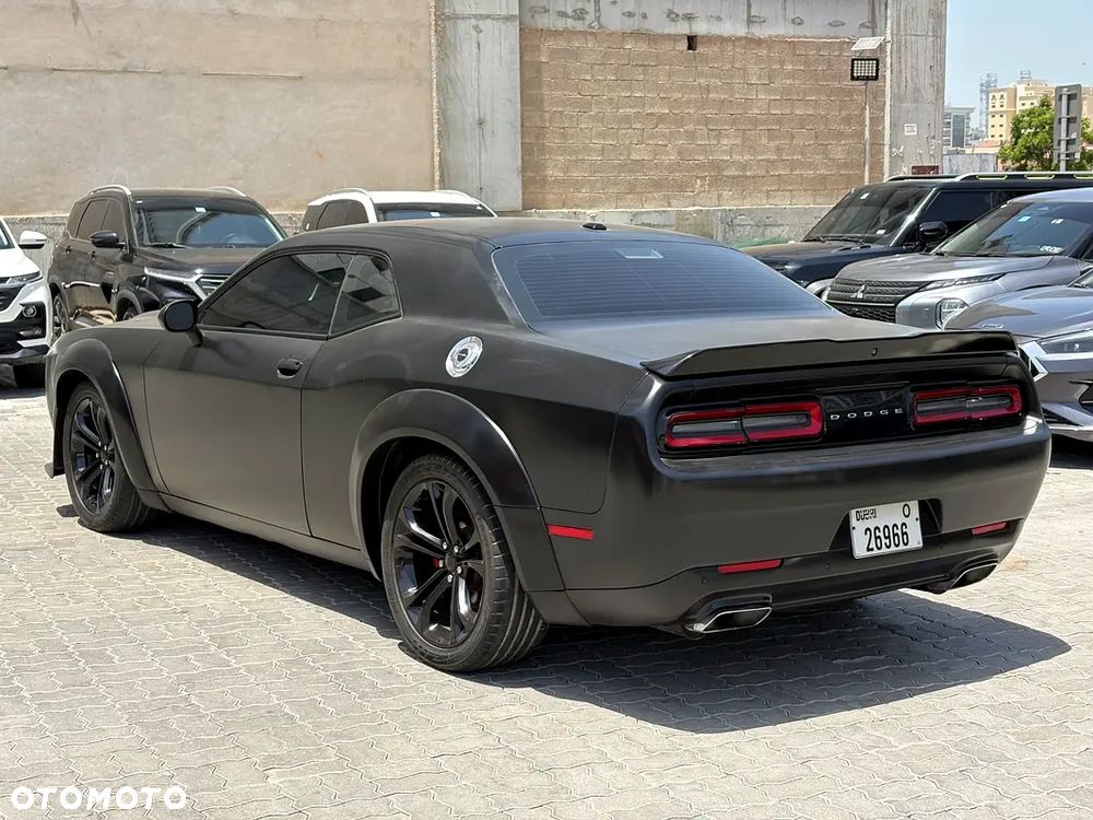 Dodge Challenger 5.7 R/T - 4