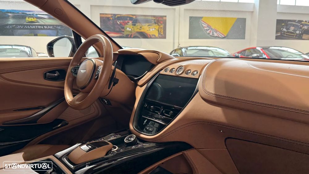 Aston Martin DBX 707 - 17
