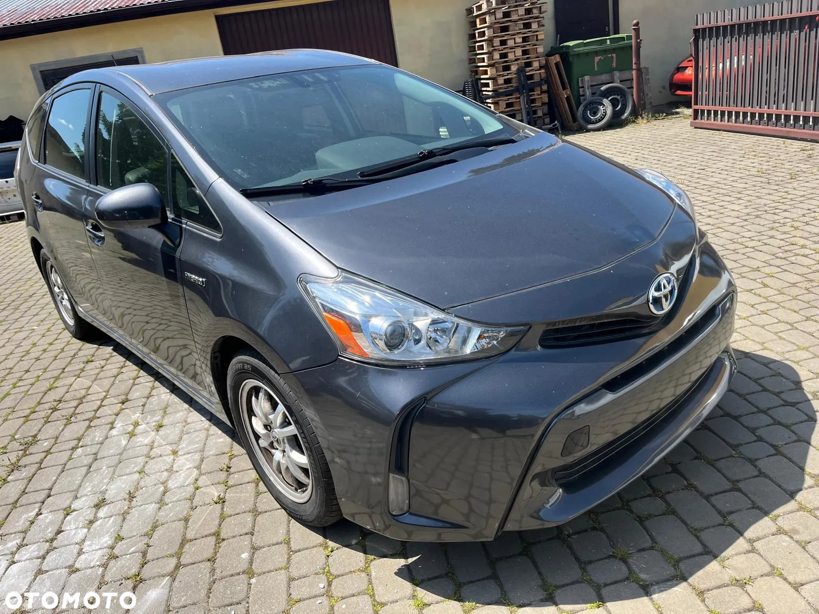 Toyota Prius+ (Hybrid) Executive - 22