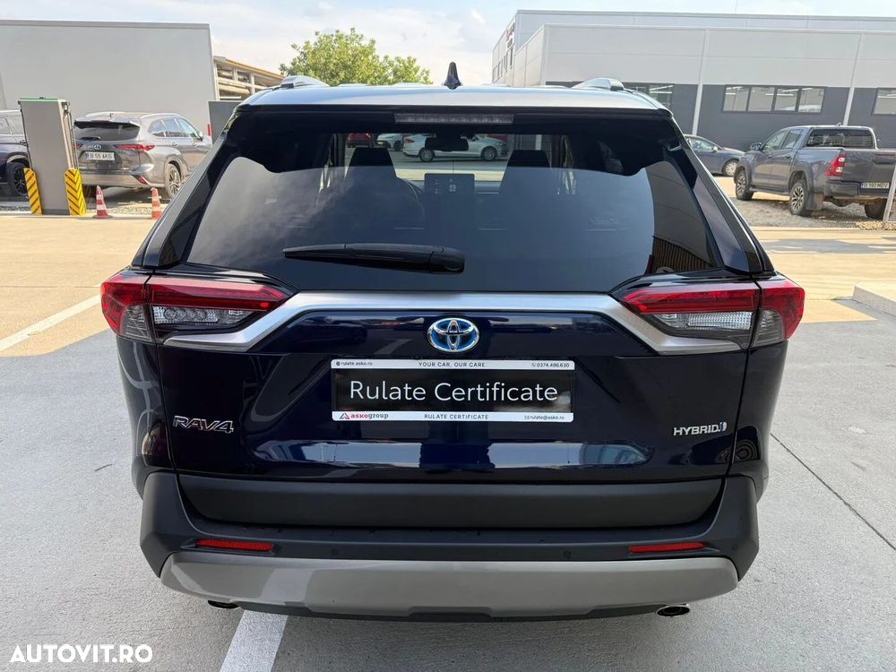 Toyota RAV4 - 8