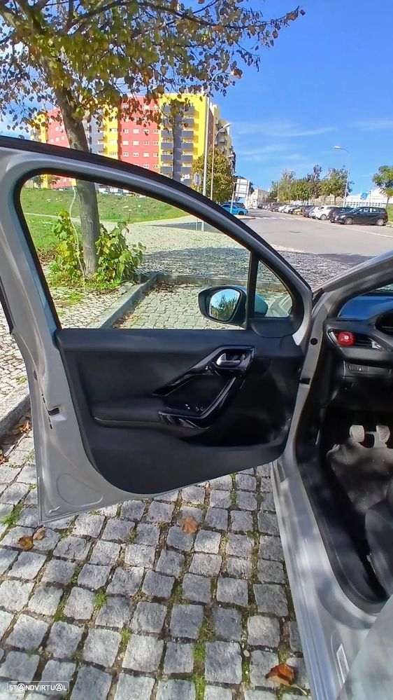 Peugeot 208 1.4 HDi Active - 10