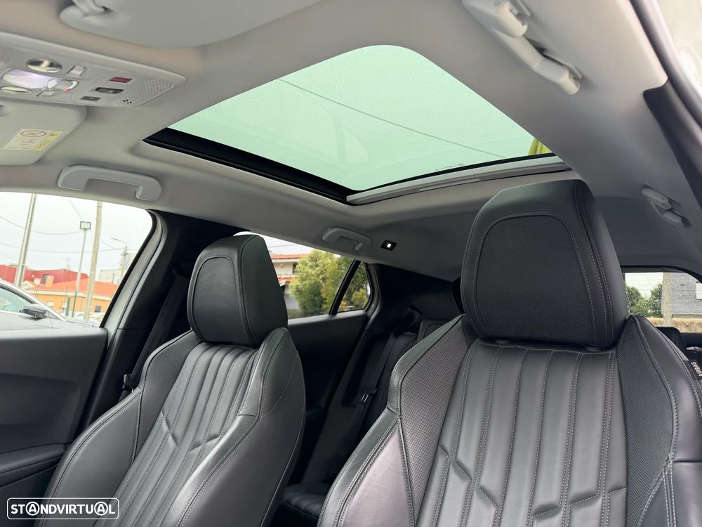 Peugeot 2008 PureTech 130 EAT8 Allure Pack - 11