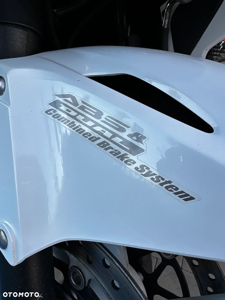 Honda VFR - 24