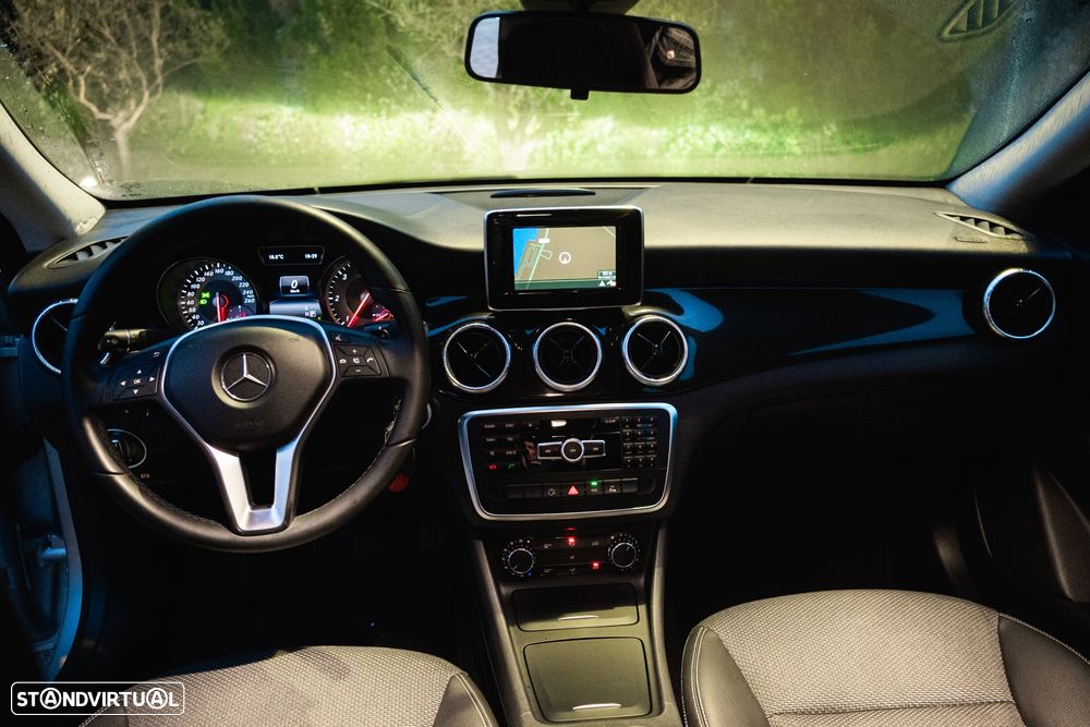 Mercedes-Benz CLA 220 CDI 7G-DCT Urban - 20