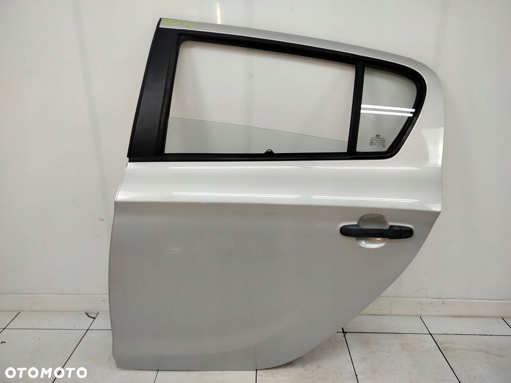 hyundai i20 i 08r- drzwi lewe tylne lewy tył rys - 1