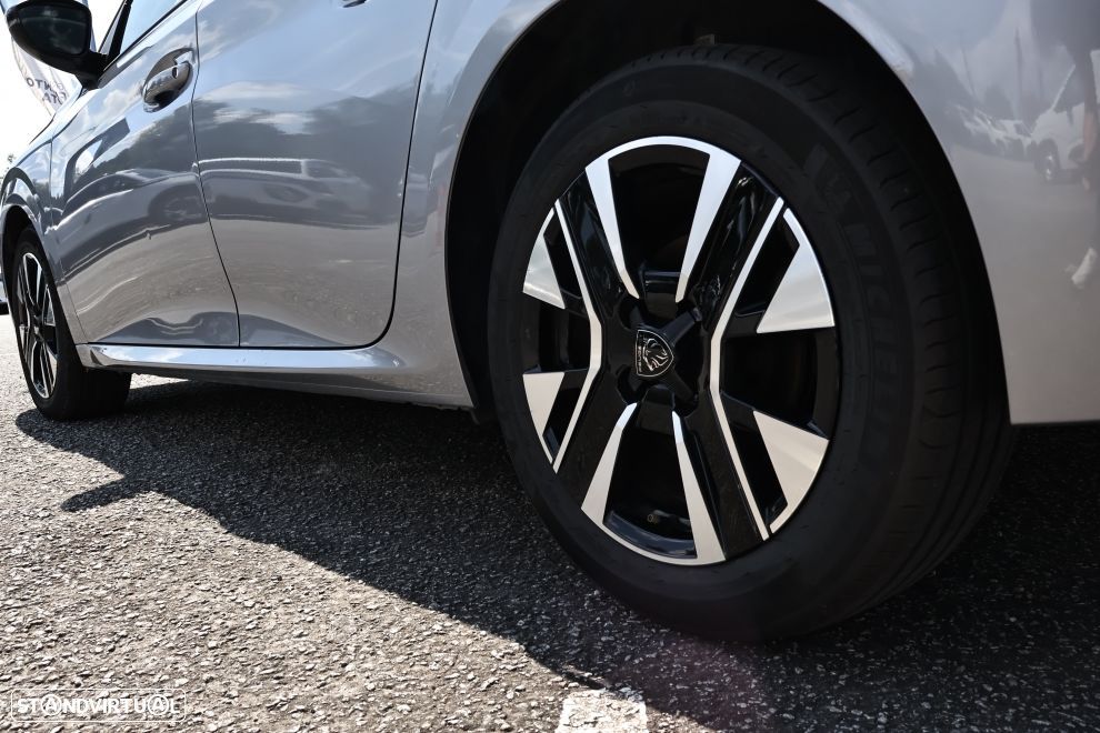 Peugeot 208 1.2 PureTech Allure - 5