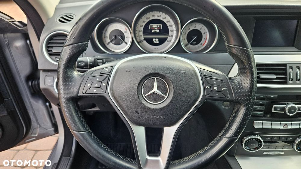 Mercedes-Benz Klasa C 180 Kompressor BlueEFFICIENCY Avantgarde - 18