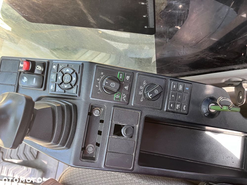 Volvo EC250EL - 33