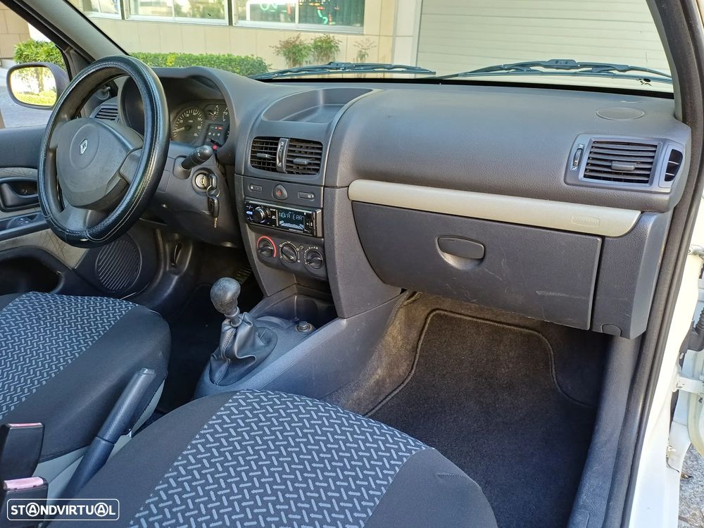 Renault CLIO VAN 1.5 DCI DYNAMIQUE - MUITO NOVA - 27
