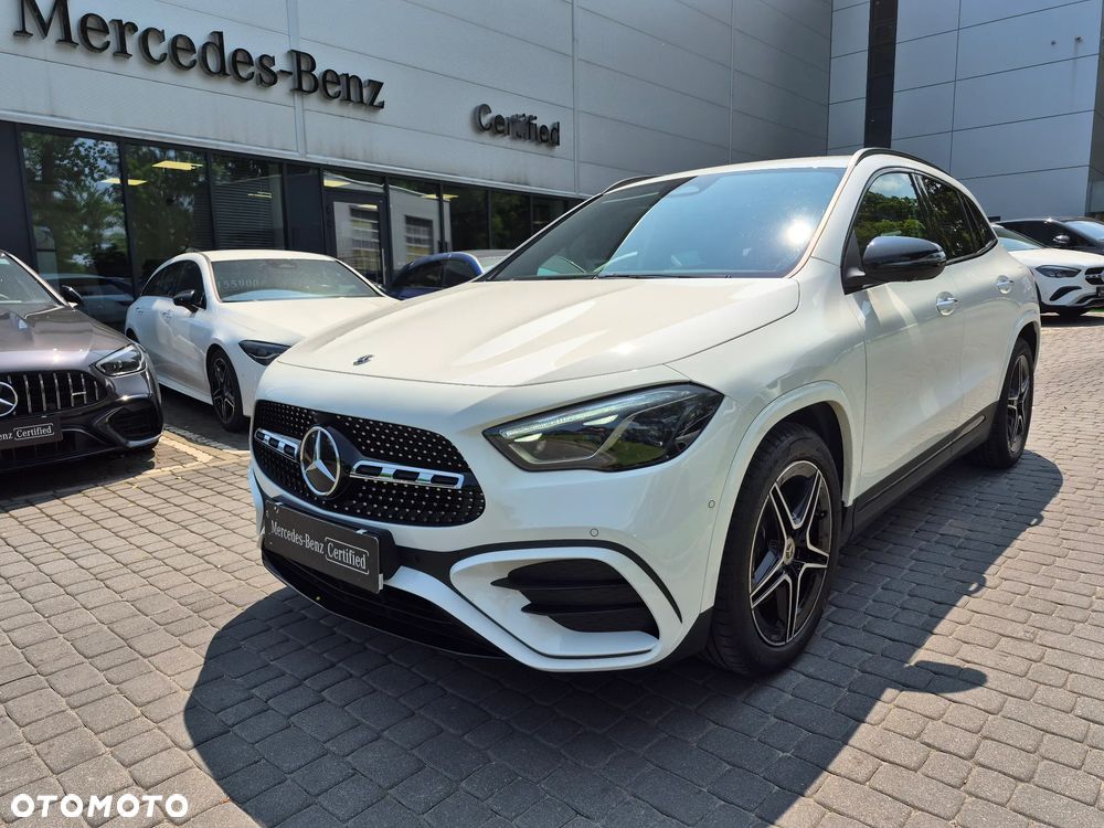 Mercedes-Benz GLA 200 - 10