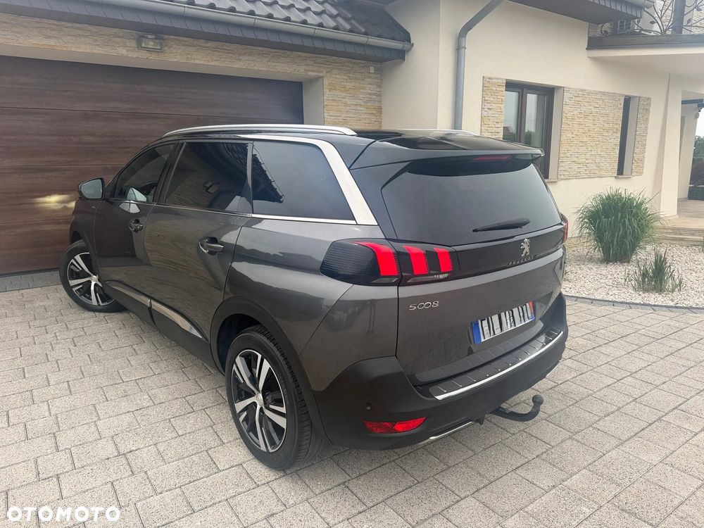 Peugeot 5008 - 5