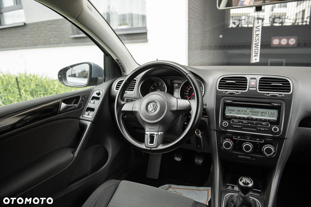Volkswagen Golf - 23