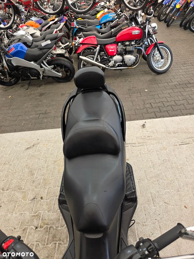 Suzuki Burgman - 28
