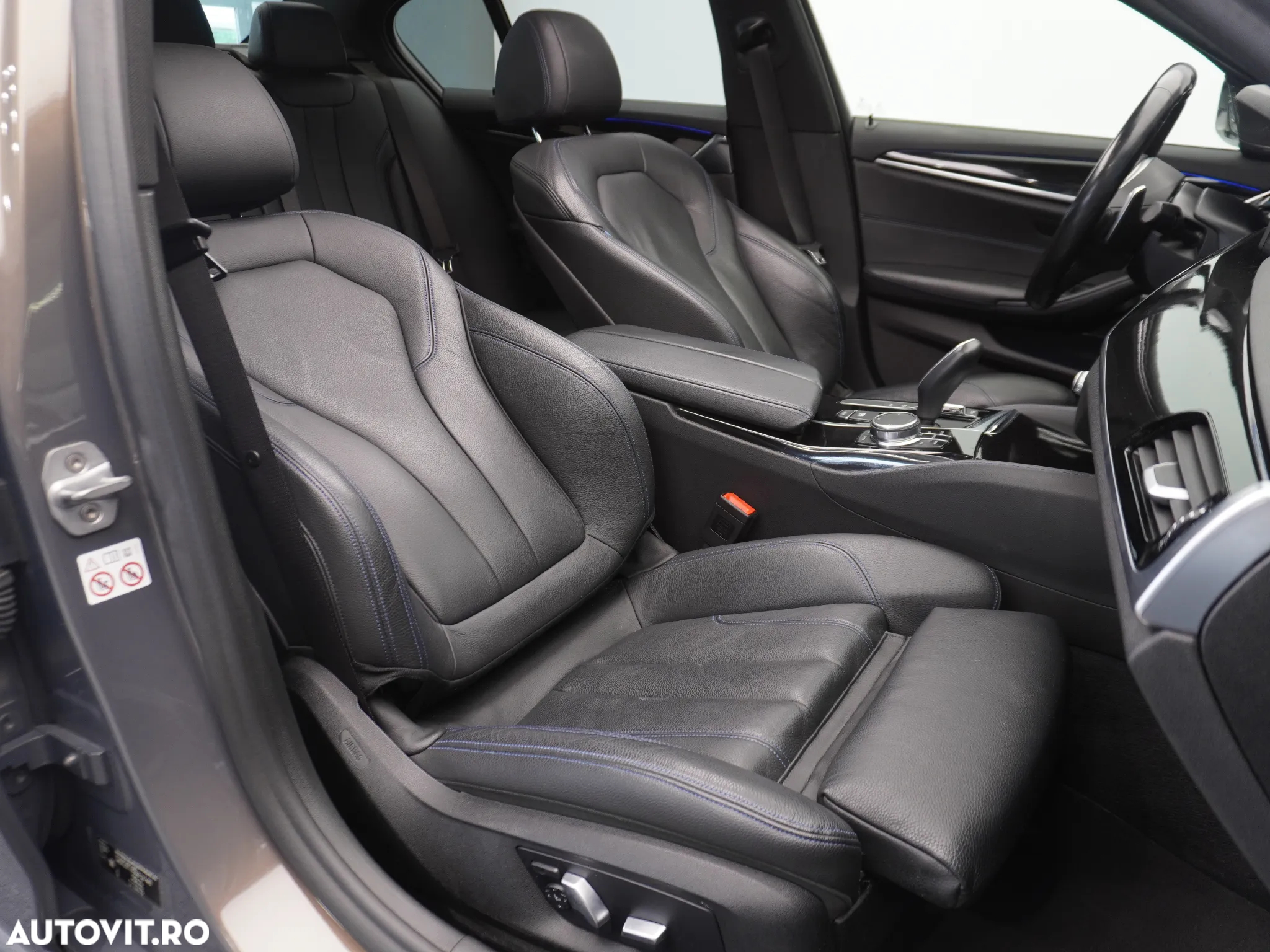 BMW Seria 5 530d xDrive AT - 9