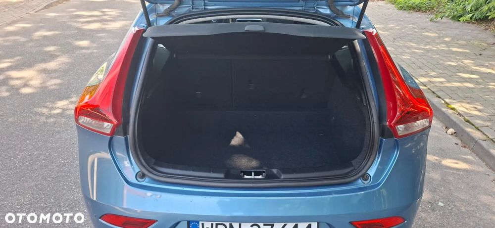 Volvo V40 D2 Momentum - 34