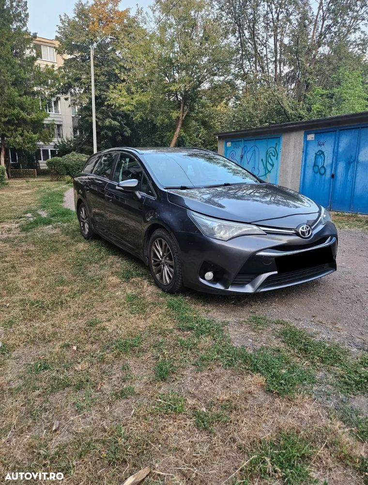 Toyota Avensis 2.0 D-4D Elegance - 4