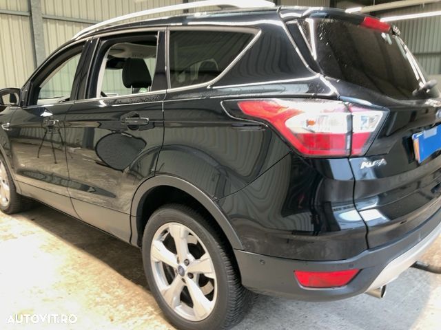 Ford Kuga 2.0 TDCi 4x4 Aut. Titanium - 4