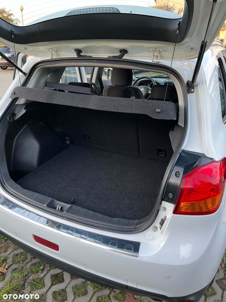 Mitsubishi ASX - 10