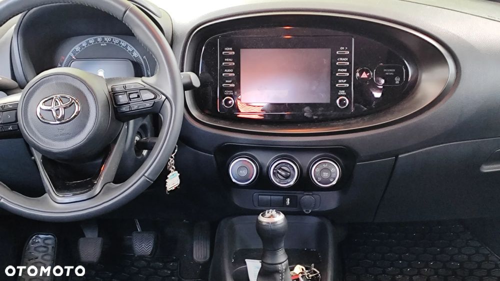 Toyota Aygo X Play - 12
