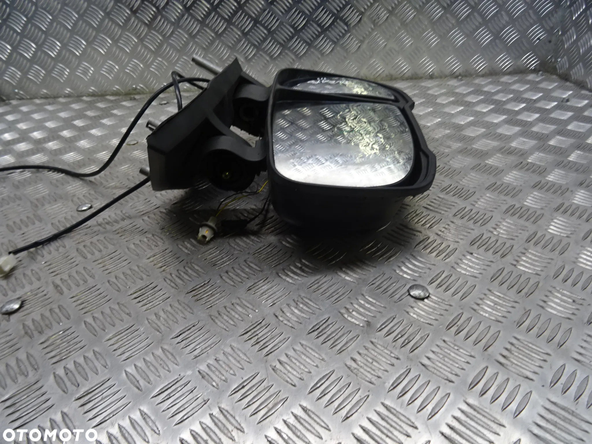 FIAT DUCATO III (06-14) L3H2 2.3JTD LUSTERKO LEWE 4PIN - 4