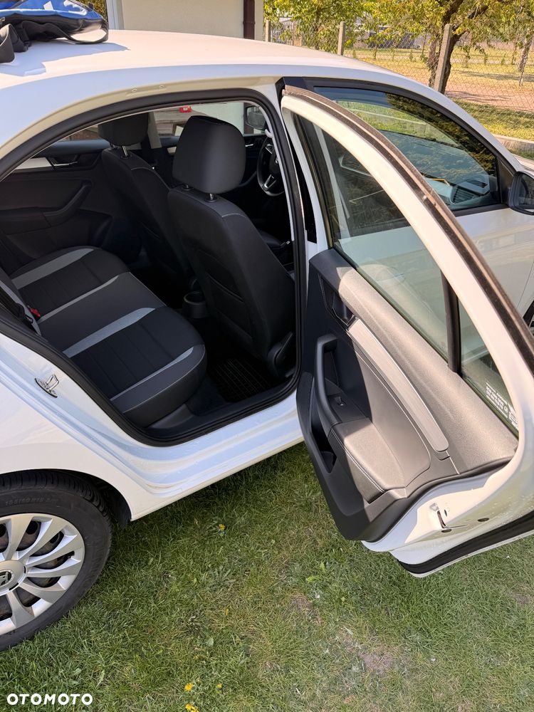 Skoda RAPID - 25
