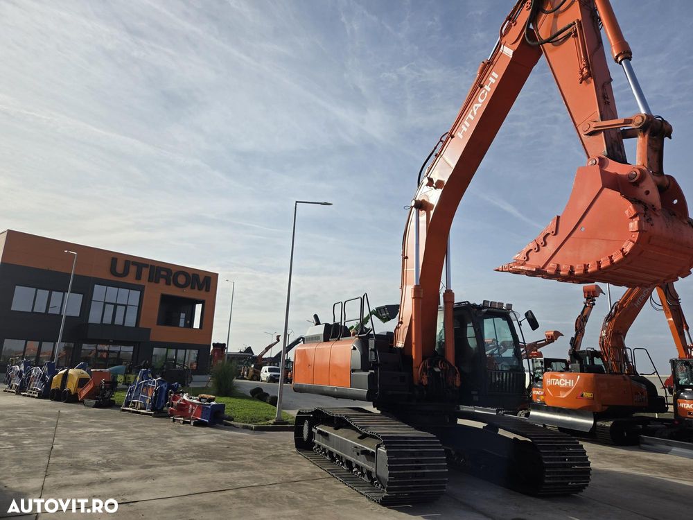 Hitachi ZX350, 2018, 8.061h, cupa noua, Masa operationala 35,6t, Inst hidr pe picon pe brate, inst hidr rotire, gresare automata, senile 90% ok, 3 pompe hidr HITACHI, produs in JAPONIA, Isuzu 282CP, Ad sapare 7,5m, ridica 22t, STARE F BUNA-PROMOTIE 89.900EUR - 19