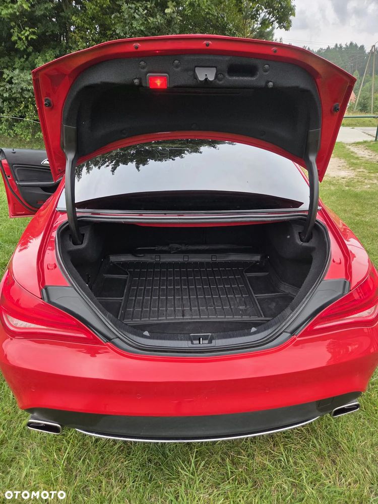 Mercedes-Benz CLA 200 Urban - 11