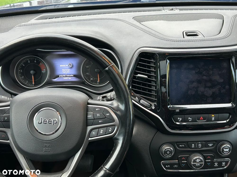 Jeep Cherokee - 8