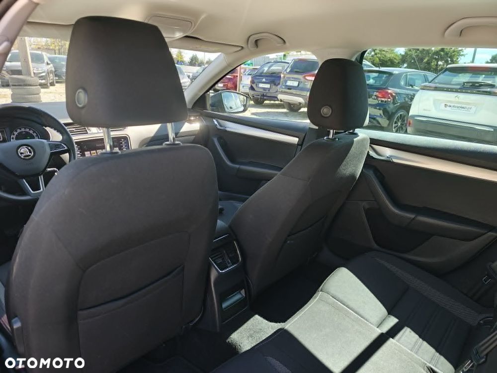 Skoda Octavia 2.0 TDI DSG Style - 23