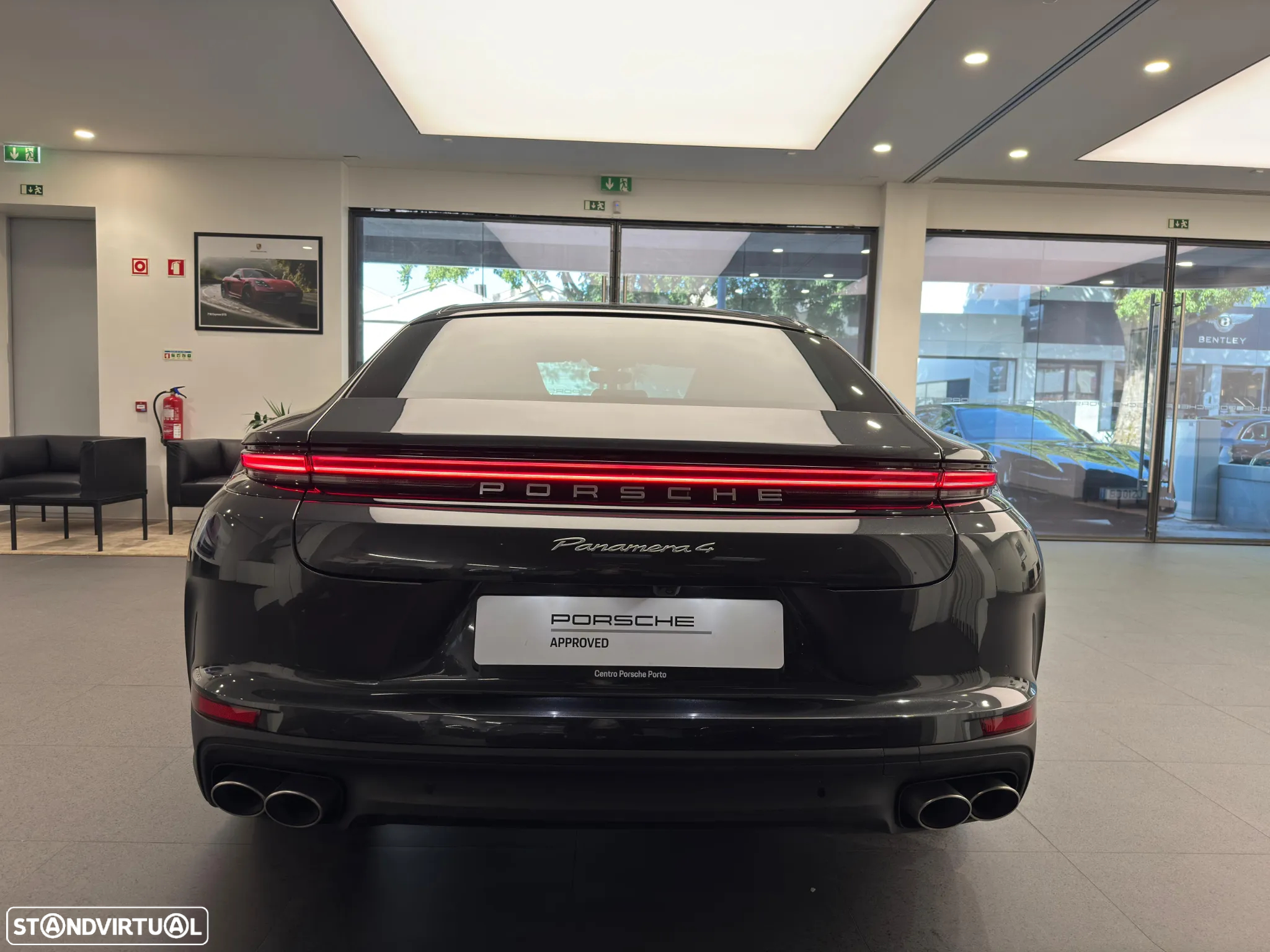 Porsche Panamera 4 E-Hybrid - 4