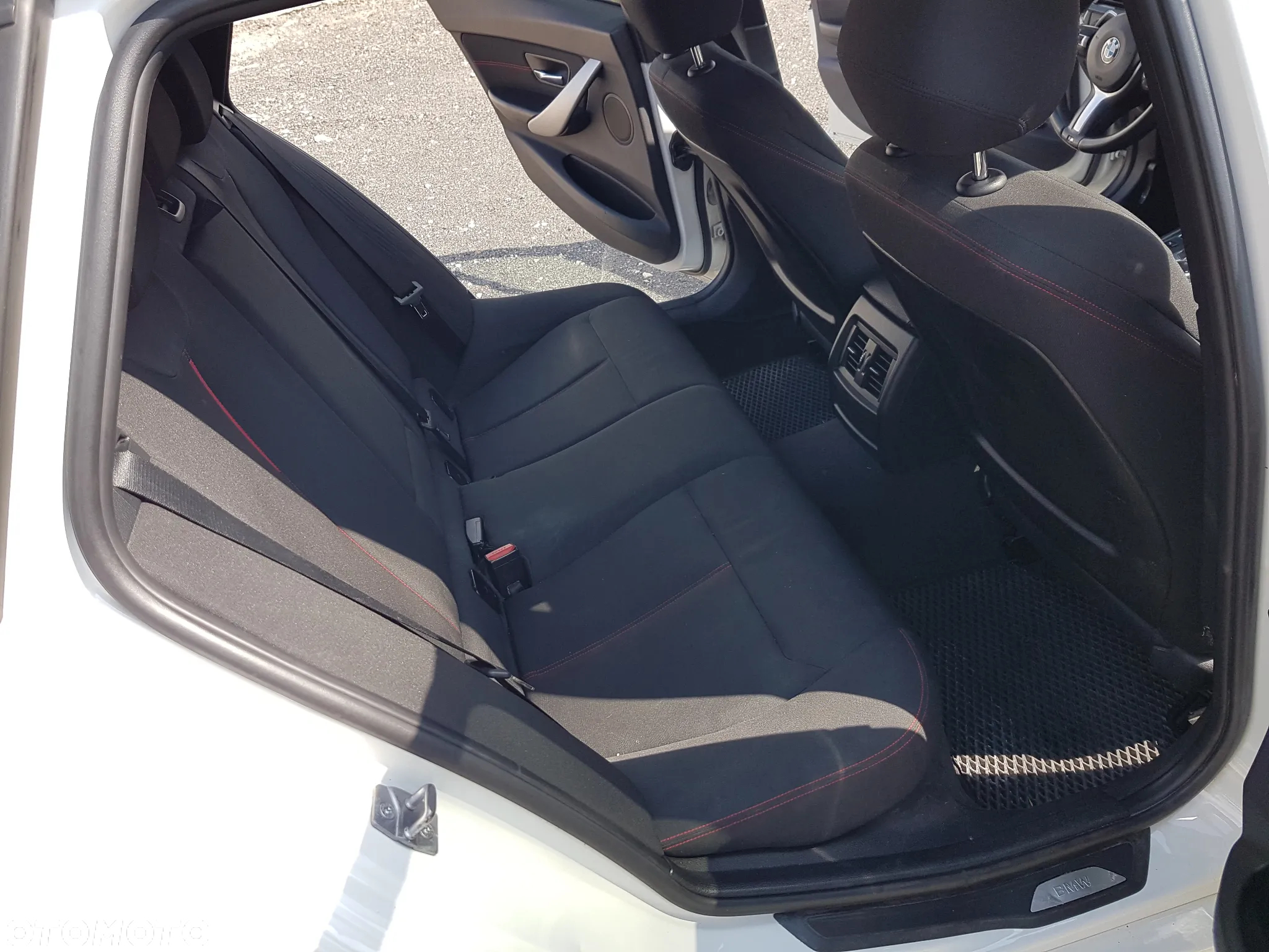 BMW Seria 3 330d Touring xDrive Sport-Aut Sport Line - 18
