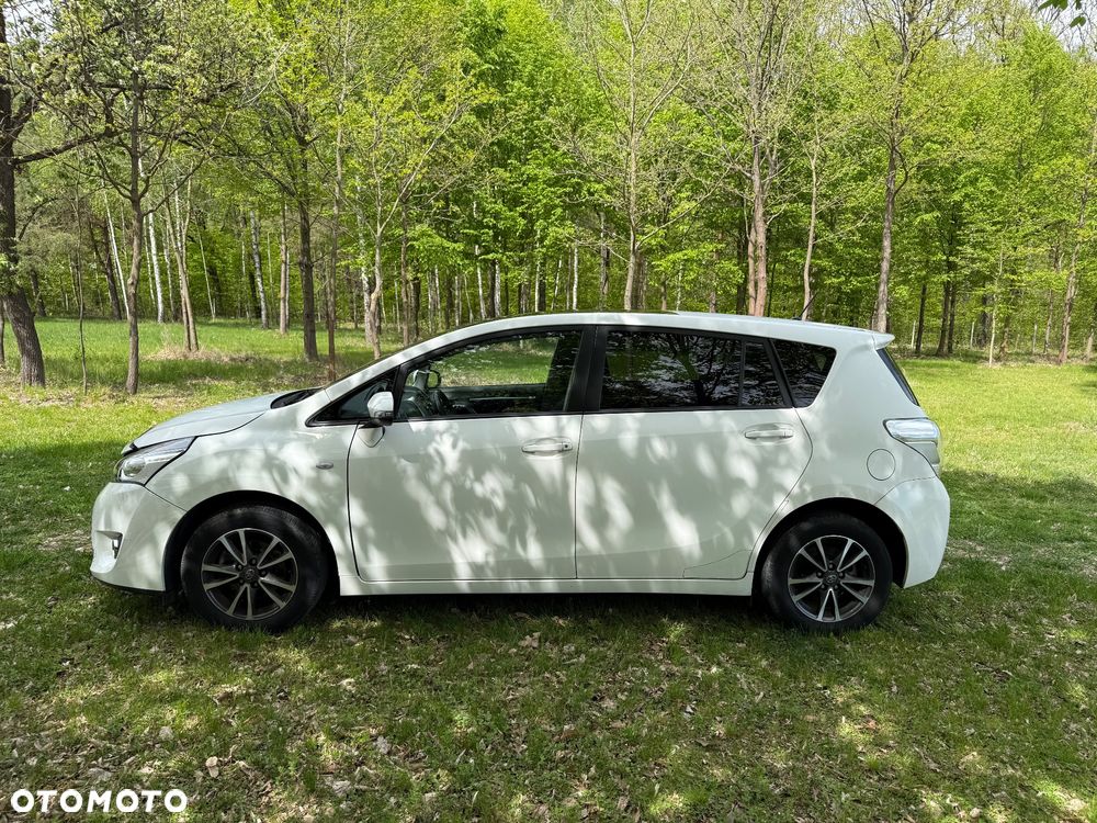Toyota Verso 1.6 D-4D 5-Sitzer Start/Stop Skyview Edition - 3
