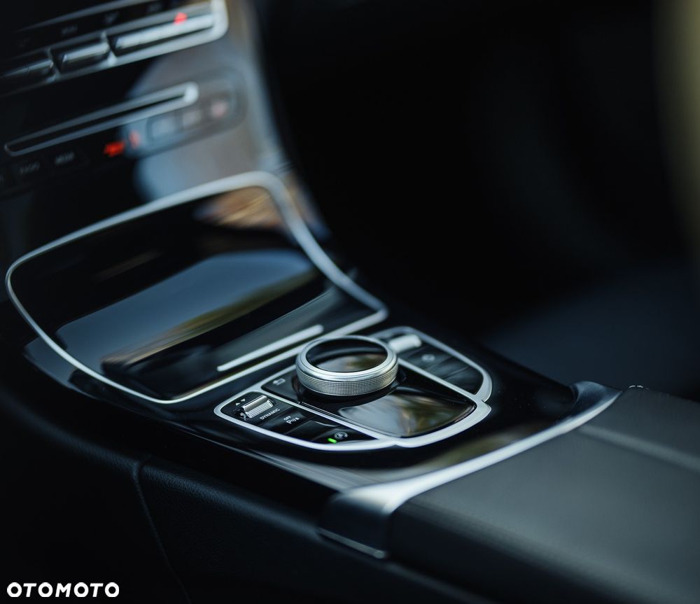 Mercedes-Benz Klasa C 180 7G-TRONIC AMG Line - 10