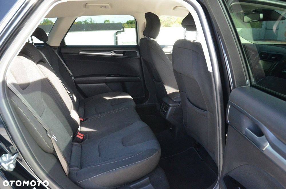 Ford Mondeo - 32