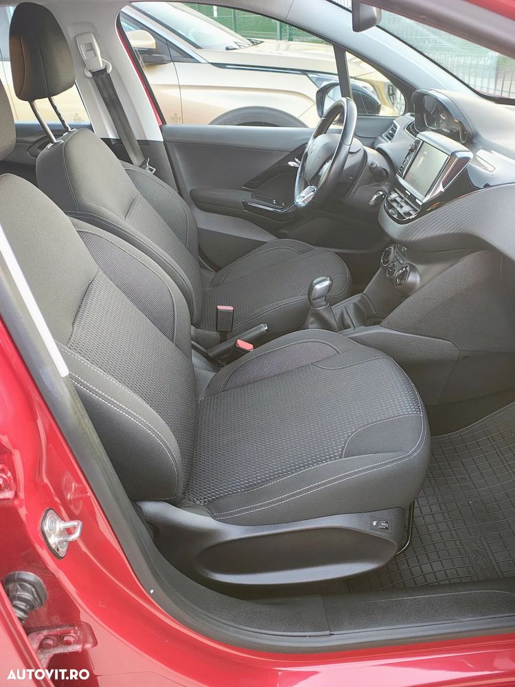 Peugeot 208 PureTech 110 Stop & Start Allure - 5