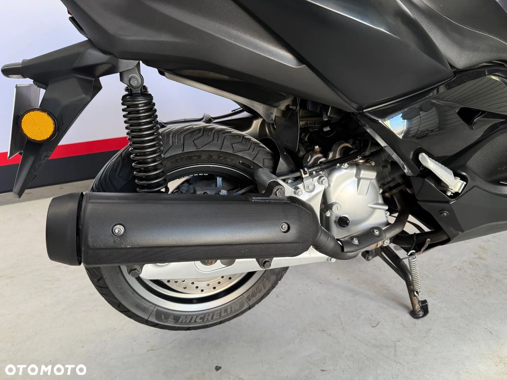 Yamaha X-max - 7