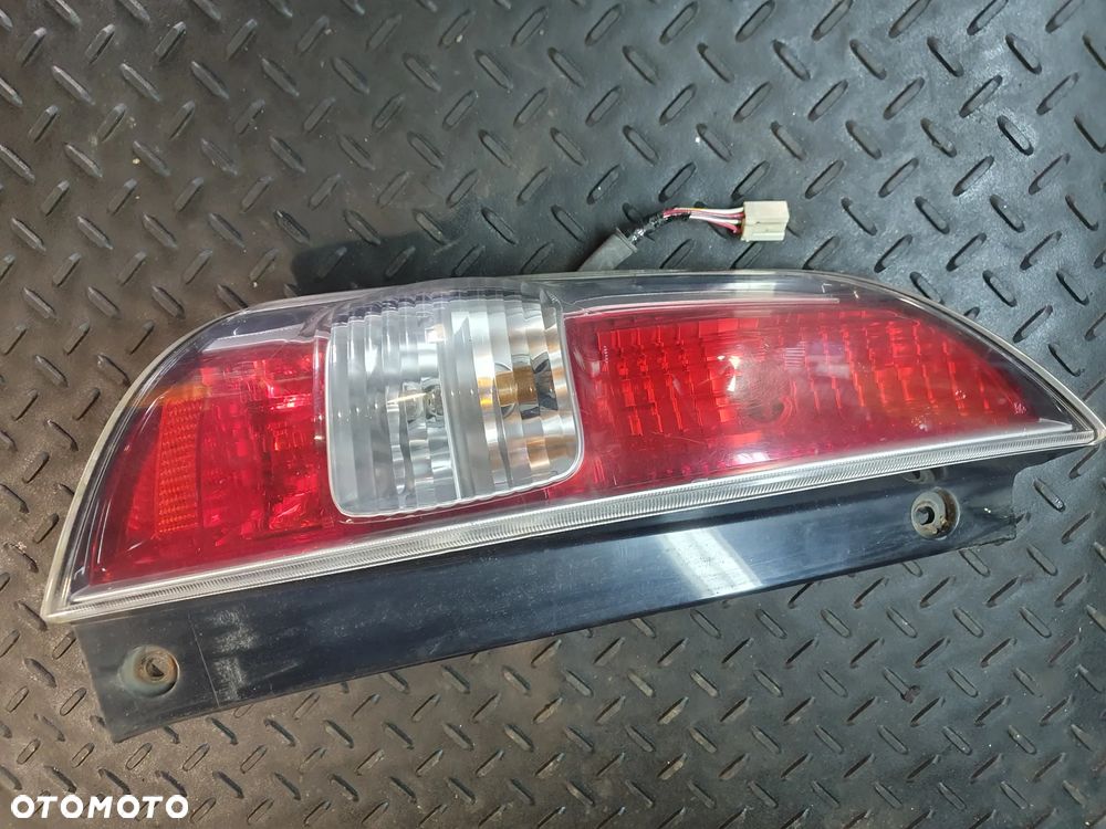 lampa lewy tył DAIHATSU SIRION II LIFT 220-51763 EUROPA POSIADAM 2 SZT - 4