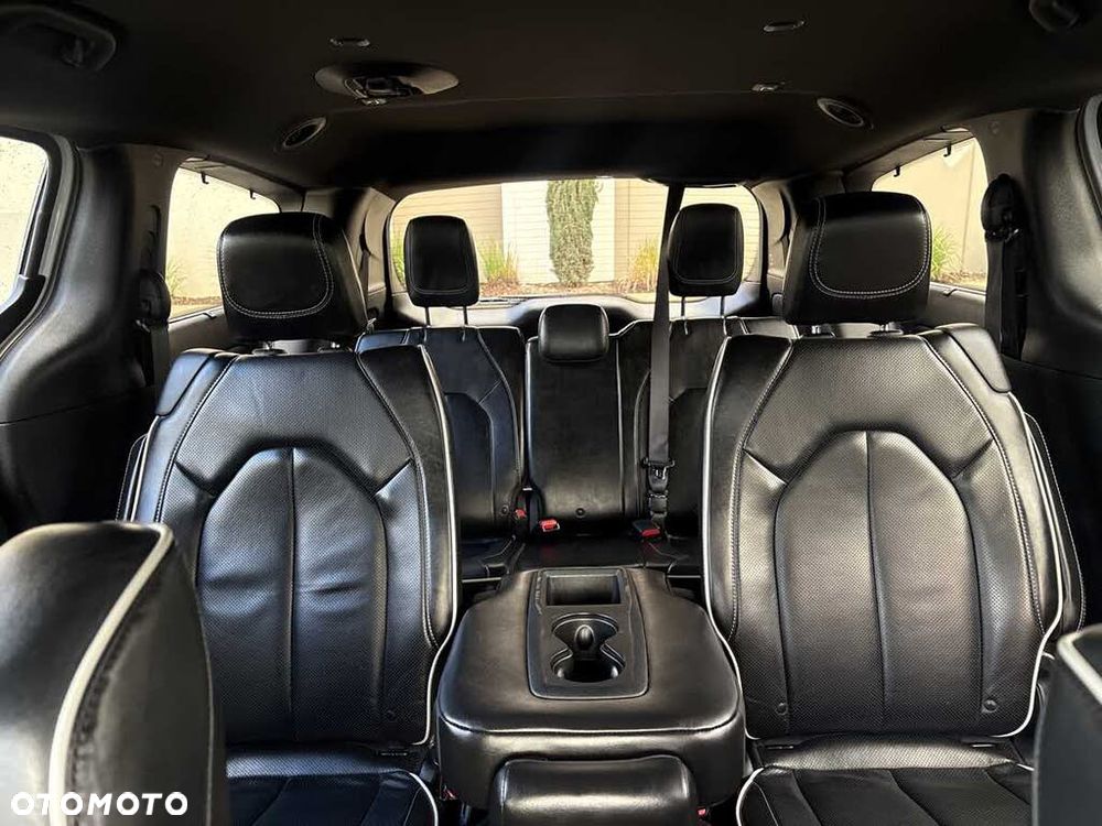 Chrysler Pacifica - 9