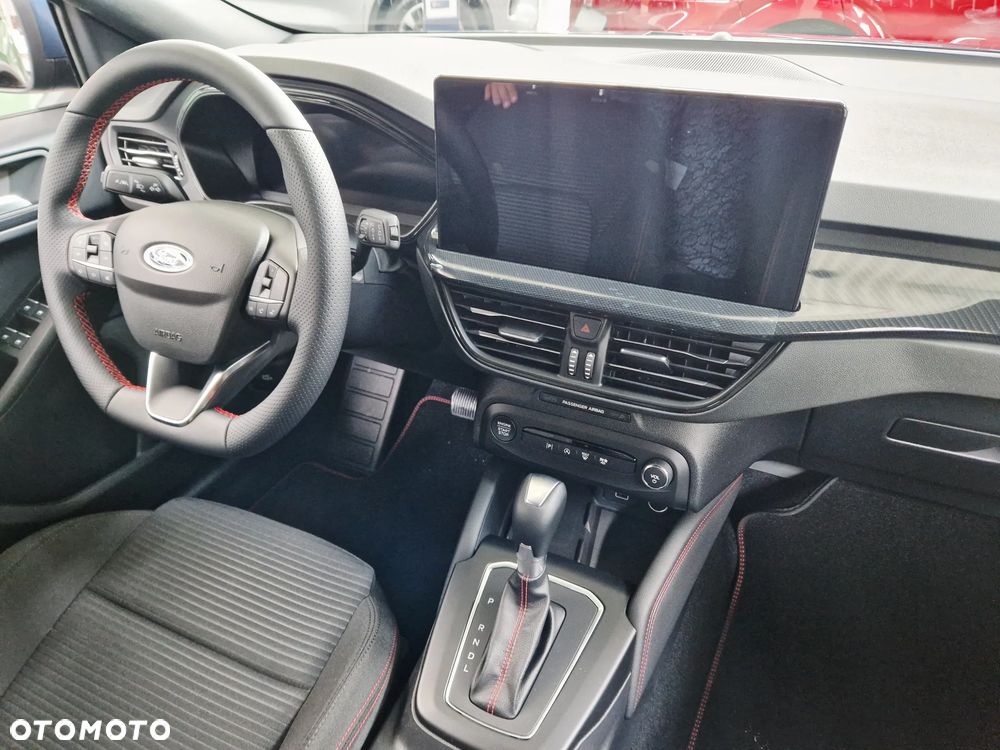 Ford Focus 1.0 EcoBoost mHEV ST-Line X - 11