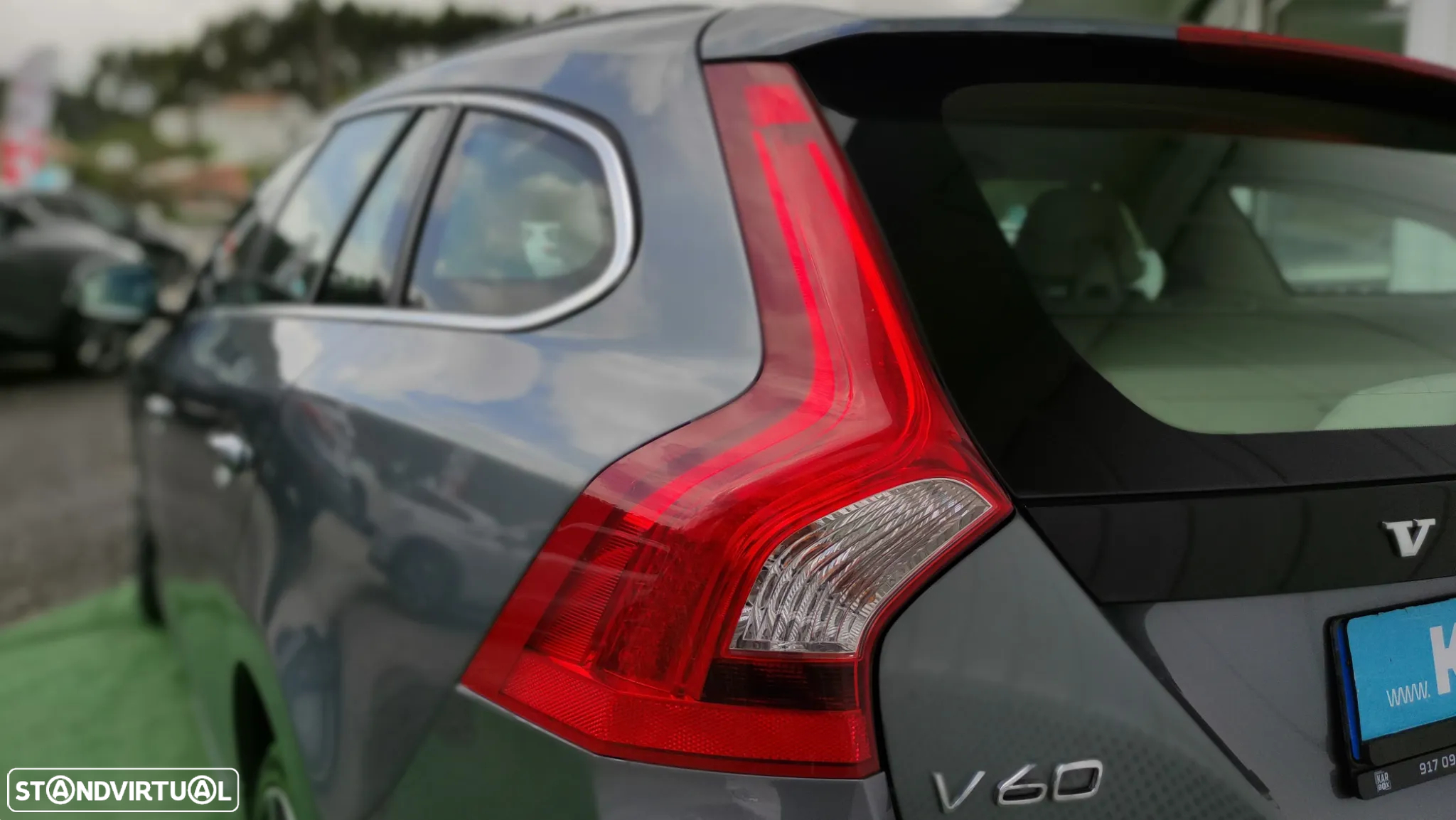 Volvo V60 2.0 D3 Summum Geartronic - 38