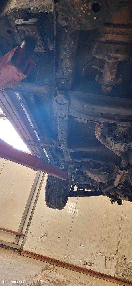 Suzuki Grand Vitara 1.9 DDiS - 11