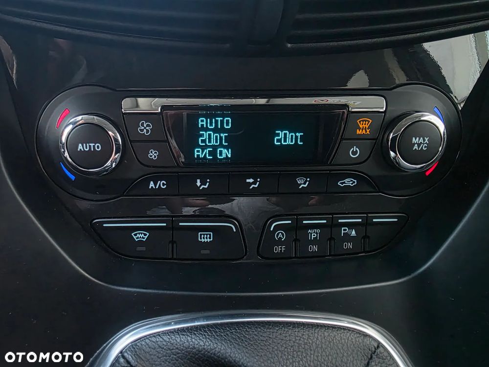 Ford Kuga 1.6 EcoBoost 2x4 Titanium - 10