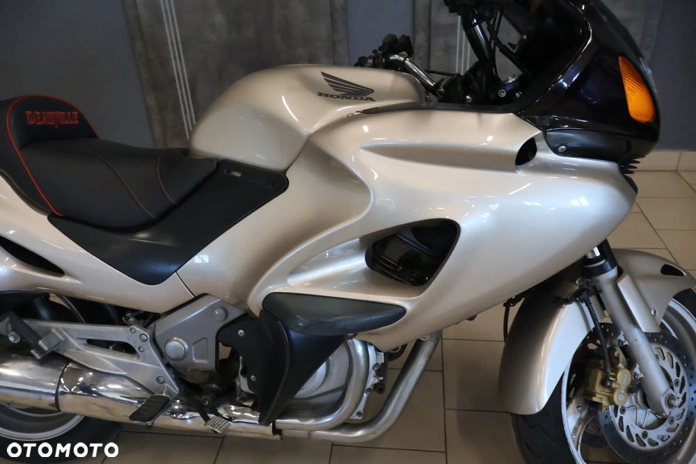 Honda Deauville - 12