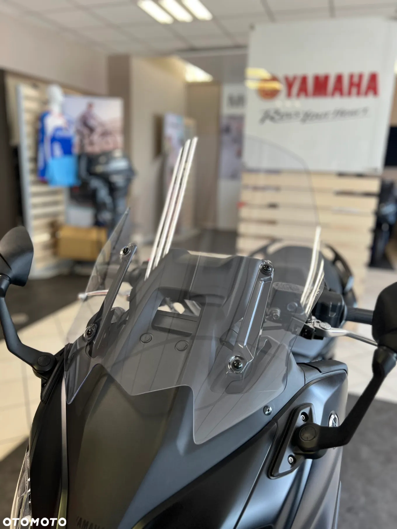 Yamaha Tmax - 16