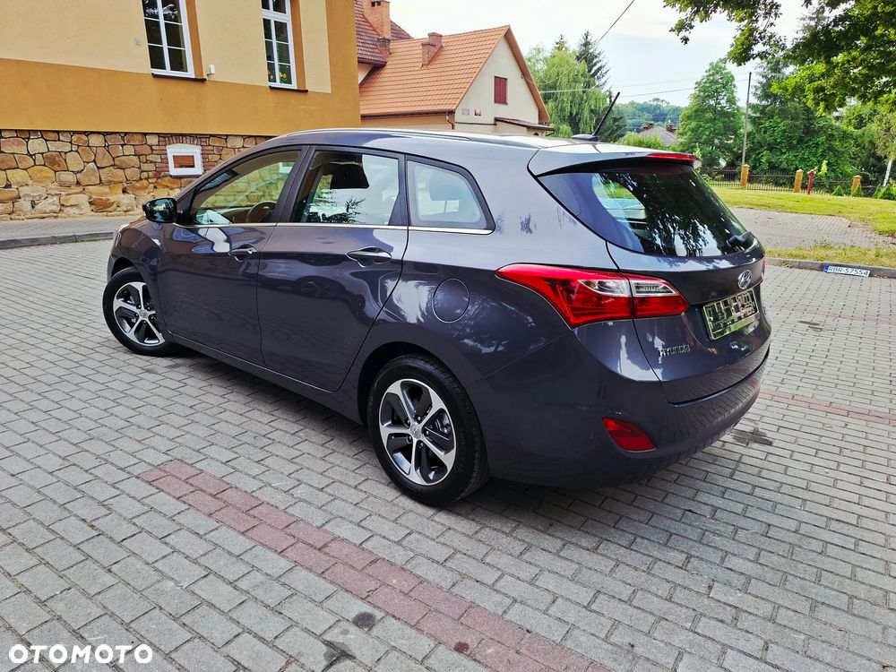Hyundai i30 blue Kombi 1.6 GDi Passion - 5