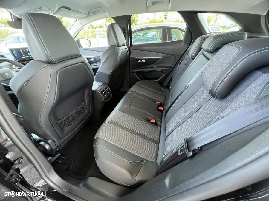 Peugeot 3008 1.6 Hybrid4 Allure Pack e-EAT8 - 22