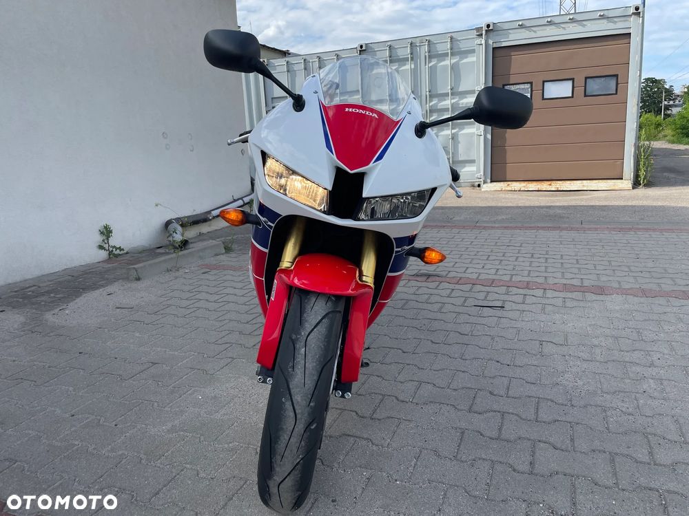 Honda CBR - 11