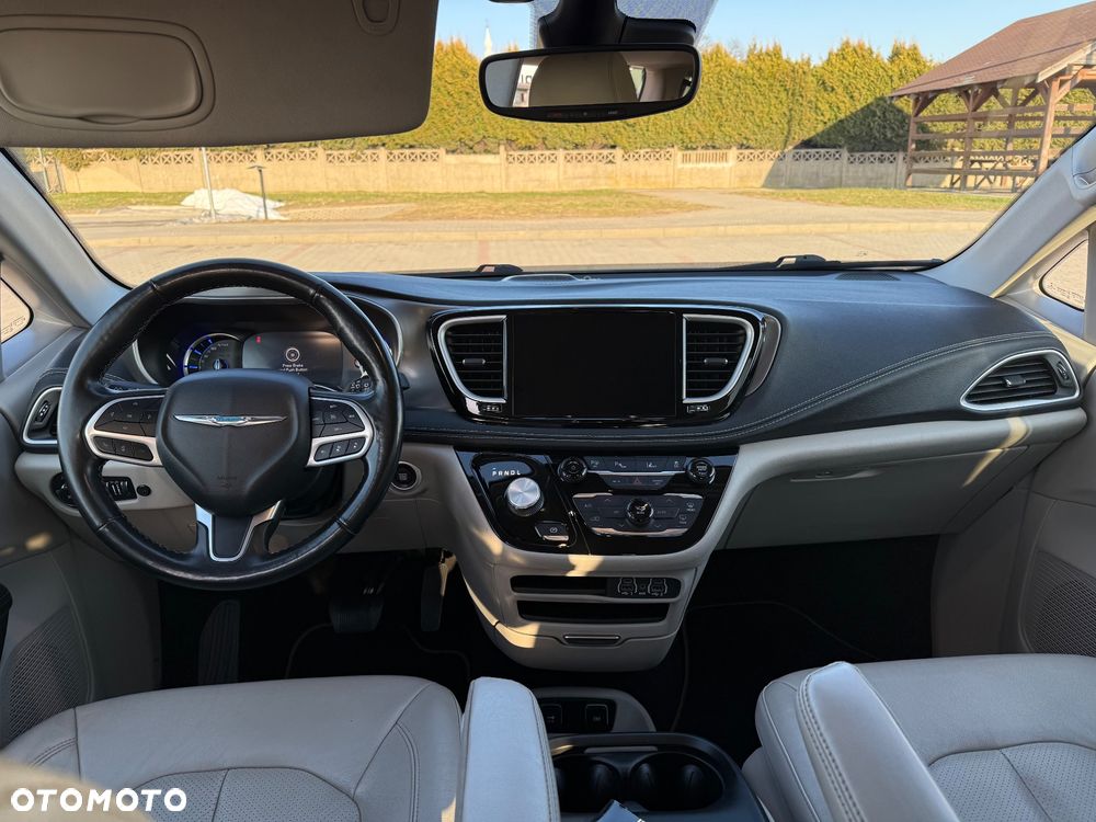Chrysler Pacifica - 8