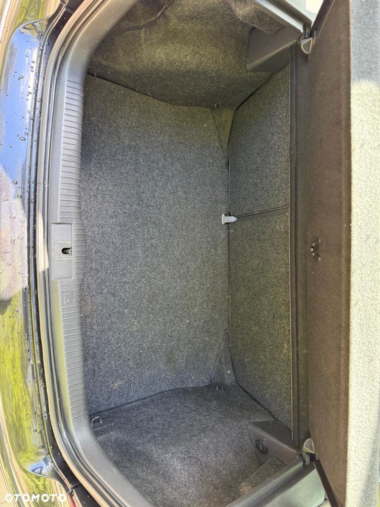 Volkswagen Polo 1.4 16V Comfortline - 18