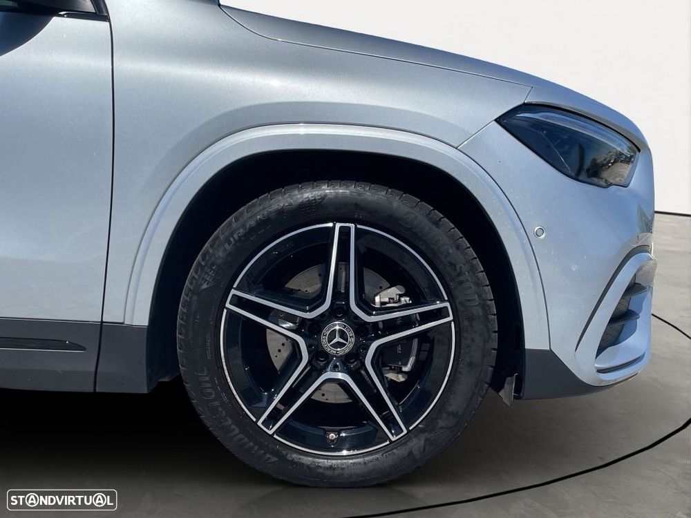 Mercedes-Benz GLA 180 - 6